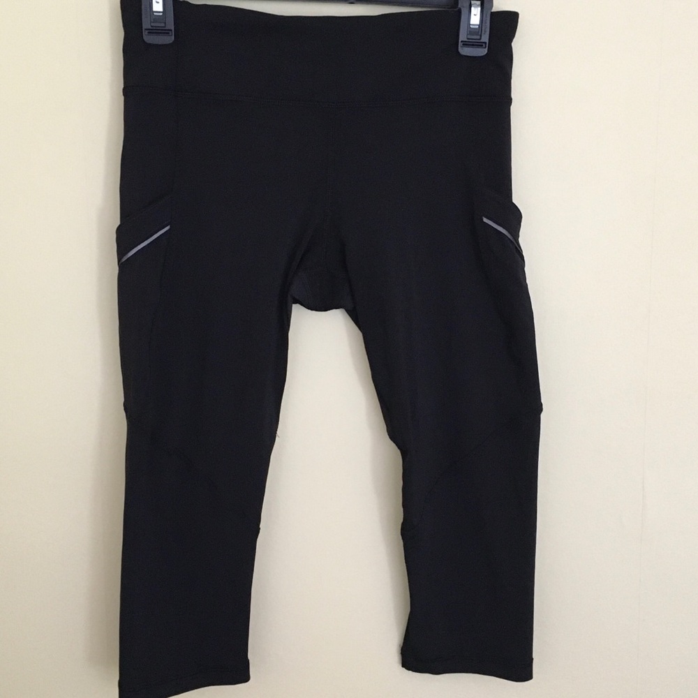 LULULEMON Calf- length exercise pants - Blk - Size 6